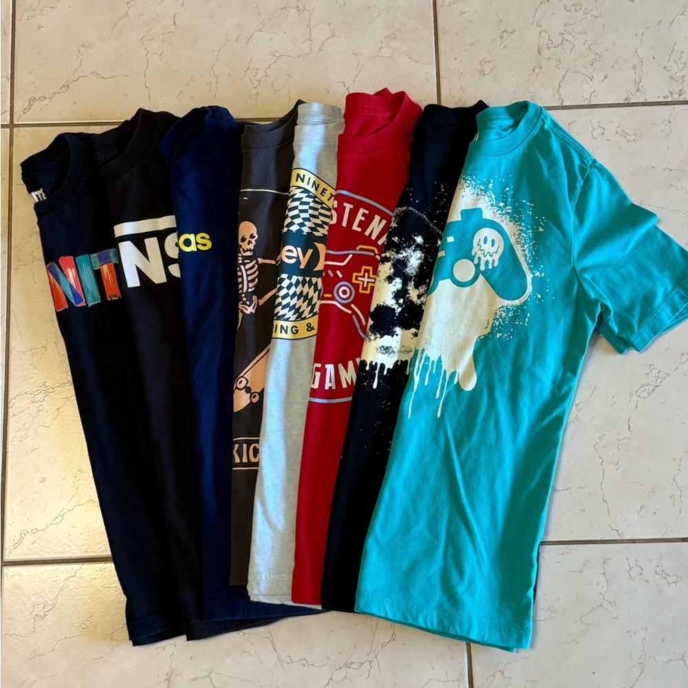 Boys T-shirt Lot of 8 !!